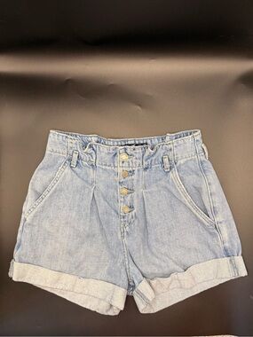 Hollister “Curvy Ultra High-Rise Mom 3”Denim Button-Front Denim Shorts SZ 25